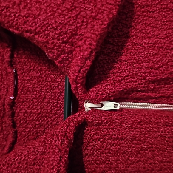 Pretty Sweater - Picture 3 of 4